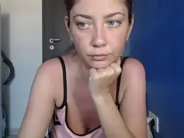 Petite_danielle  live sex cam