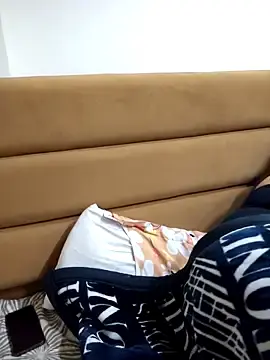 Preetipuneet03  live sex cam