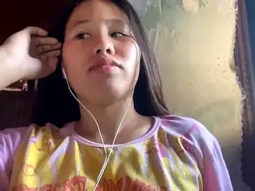 HelgaLoyer  live sex cam