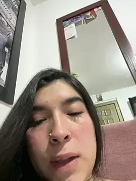 La_pelinegraa  live sex cam