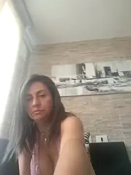 Latiinvenushot  live sex cam