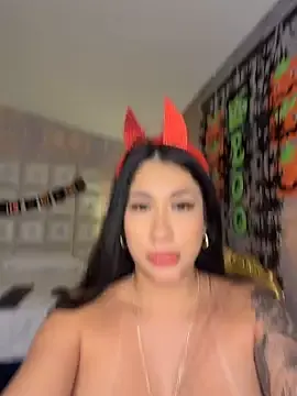 Kiim_taaylor  live sex cam