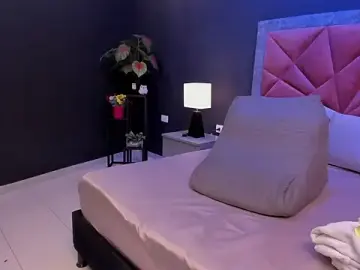 Mia_milff  live sex cam