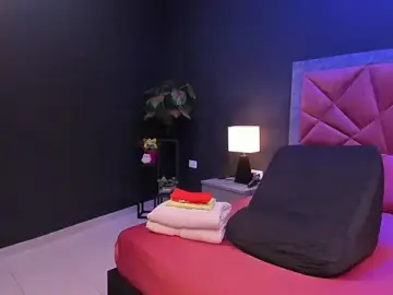 Mia_milff  live sex cam