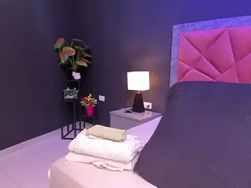 Mia_milff  live sex cam