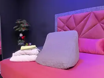 Mia_milff  live sex cam