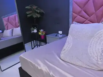 Mia_milff  live sex cam