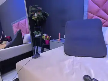 Mia_milff  live sex cam