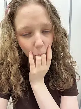 Outside_rosy  live sex cam