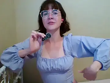 Vierarune  live sex cam
