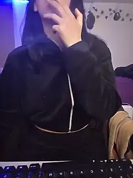 Angeles444  live sex cam