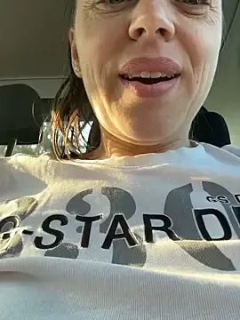 Ladywithbigass  live sex cam