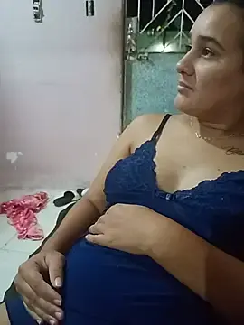 Mykasantos20  live sex cam
