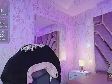 Redd_pandaa  live sex cam