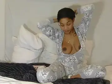 Boitybae2  live sex cam