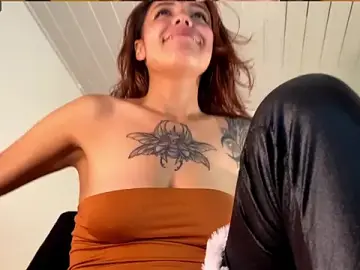 JoanDolly  live sex cam