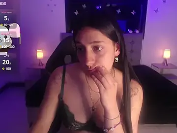 Melannyy_V  live sex cam