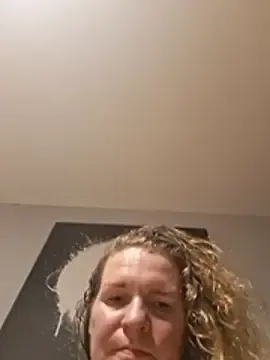 Less-is-moore  live sex cam