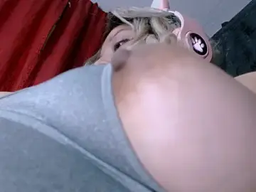 Honey_Lucy1  live sex cam