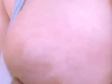 Honey_Lucy1  live sex cam