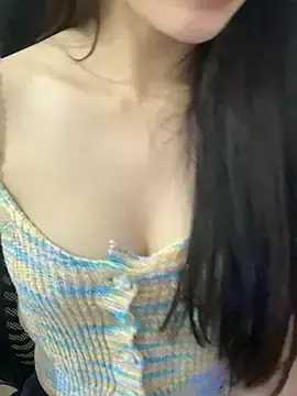 Lilie22  live sex cam