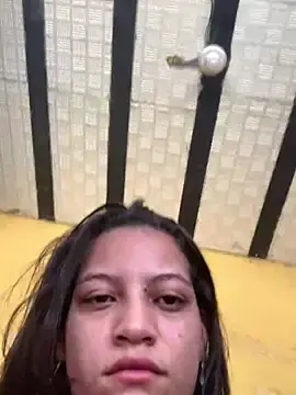Veronicasanttynhu  live sex cam