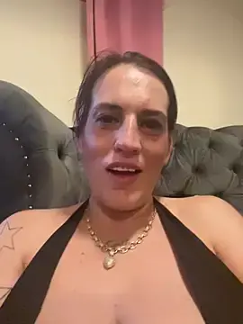 Haleytightlips1986  live sex cam