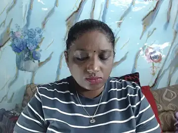 Indian_tracy  live sex cam