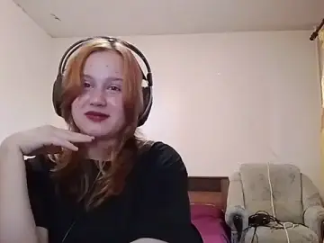 PolyaMilk  live sex cam