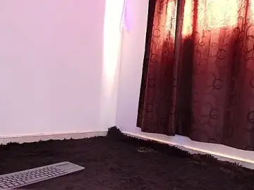 April_bowie  live sex cam