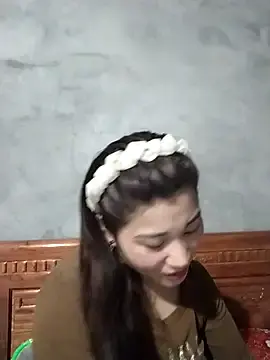 Cryyly  live sex cam