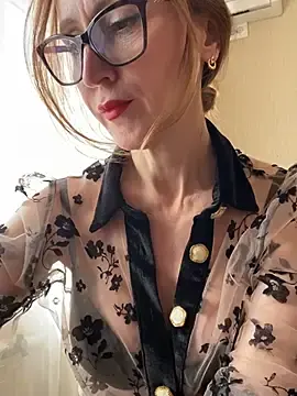 LauraDavis  live sex cam