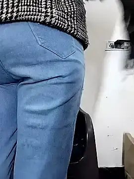 Laxmi_89  live sex cam