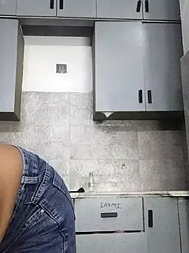 Laxmi_89  live sex cam