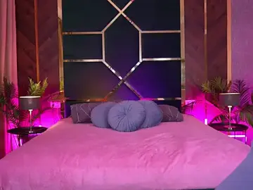 LittleeCutee  live sex cam