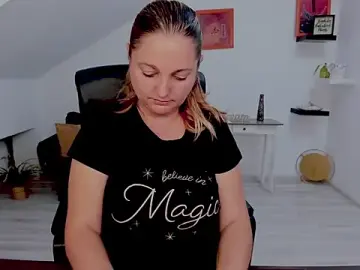 LollaGirl  live sex cam