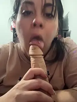 Sofi_BBW  live sex cam