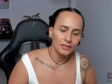 Sara_Charmy  live sex cam