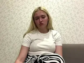 Sophia_Blonde  live sex cam