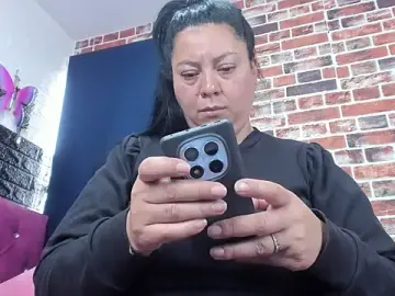 Lupe-Kathe  live sex cam