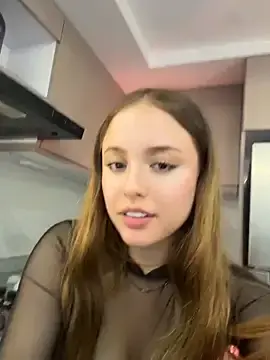 MiaParker28  live sex cam