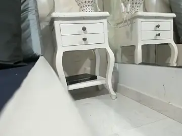 QueenofFirex  live sex cam