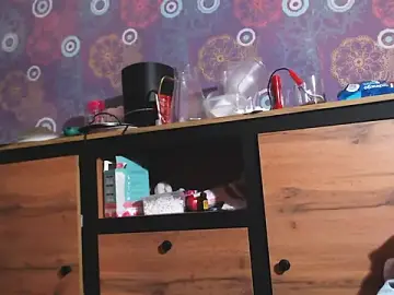 SquirtyAlice  live sex cam