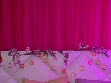 WildRedBerry  live sex cam