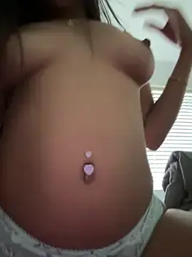 Girlybii  live sex cam