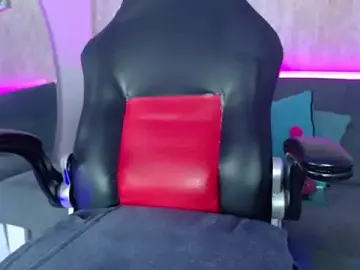 Meggan_77  live sex cam