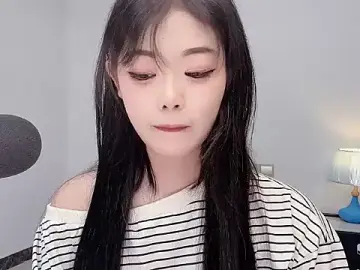Smalldaiwang  live sex cam