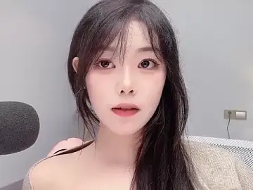 Smalldaiwang  live sex cam