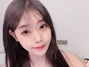 Smalldaiwang  live sex cam
