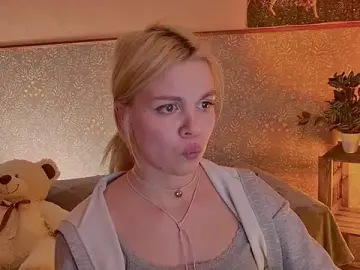 ScarletMarnei  live sex cam